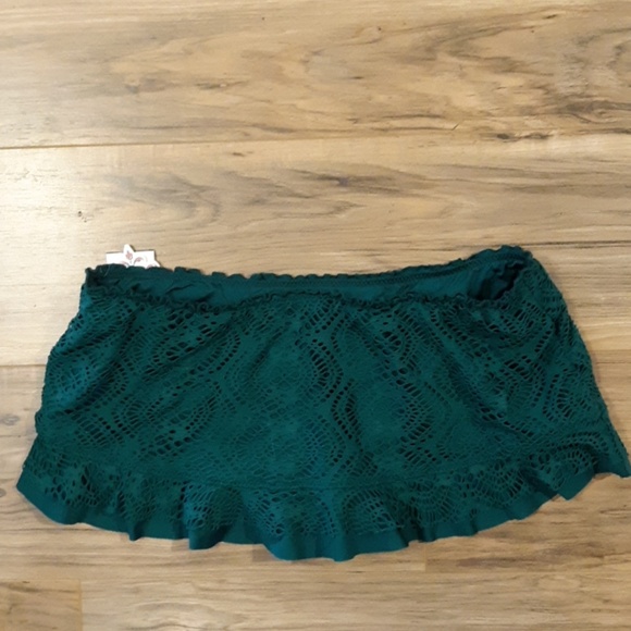 New Becca by Rebecca Virtue Crochet Bikini Bottom. - Picture 5 of 7